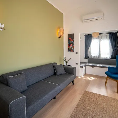 Apartment Amazing With Pool And Jacuzzi In *